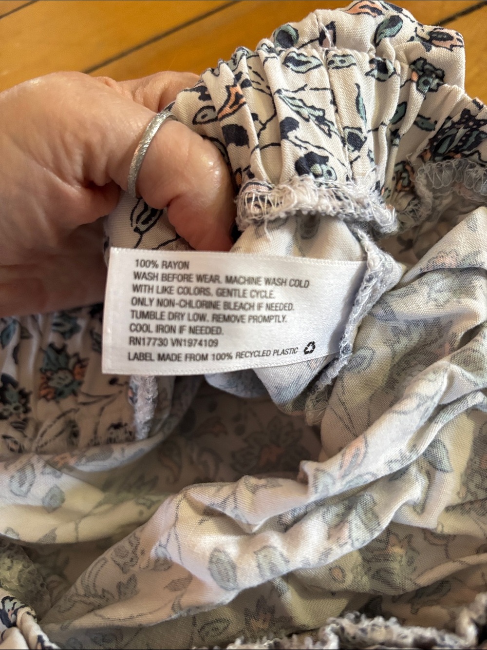 A EUC art class White Floral-Print Drawstring wide leg boho pants - Picture 5 of 8